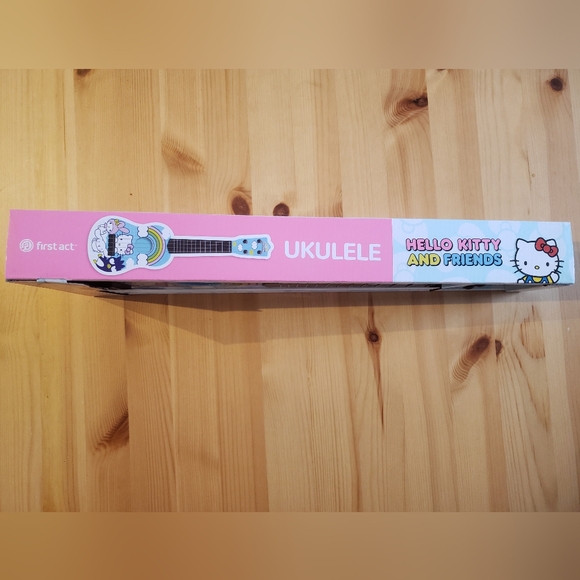 🌈 Hello Kitty and Friends Ukulele Guitar by First Act- Rainbow & Sky Design - Picture 4 of 8